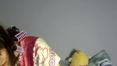 Snapshot of aitana23_ chatting on 02.04.25 aiti online show from 02.04.25