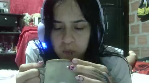 Snapshot of aitana23_ chatting on 10.18.25 aiti online show from 10.18.25