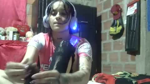 Snapshot of aitana23_ chatting on 10.26.25 aiti online show from 10.26.25