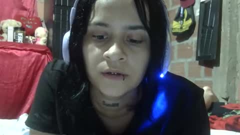 Snapshot of aitana23_ chatting on 10.29.25 aiti online show from 10.29.25