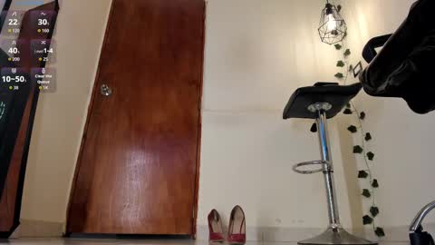 Snapshot of aitana_purple chatting on 09.23.25 Aitana online show from 09.23.25