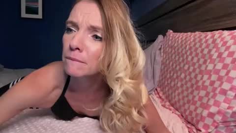 AJ online show from 12.20.25