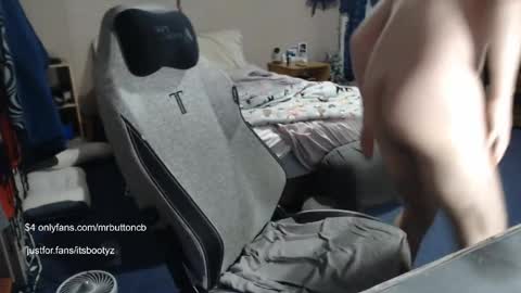 Snapshot of akabutt chatting on 06.05.26 Alec online show from 06.05.26