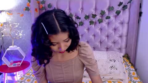 A K A N E  U W U online show from 11.06.25