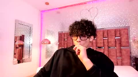 Snapshot of akazaboy chatting on 04.27.26 akazaboy online show from 04.27.26