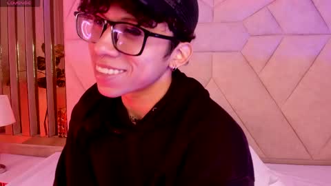 Snapshot of akazaboy chatting on 05.18.26 akazaboy online show from 05.18.26