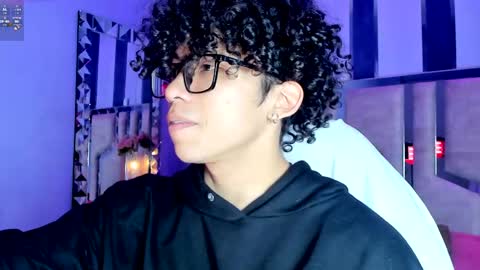 Snapshot of akazaboy chatting on 05.19.26 akazaboy online show from 05.19.26