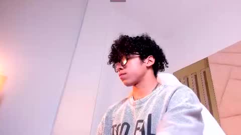 Snapshot of akazaboy chatting on 06.24.26 akazaboy online show from 06.24.26