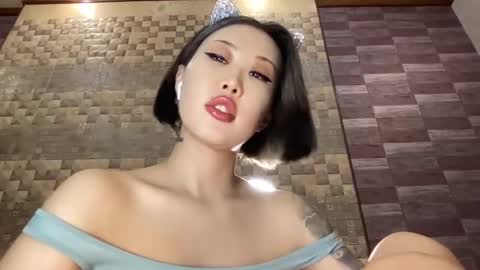 Akemi online show from 12.12.24