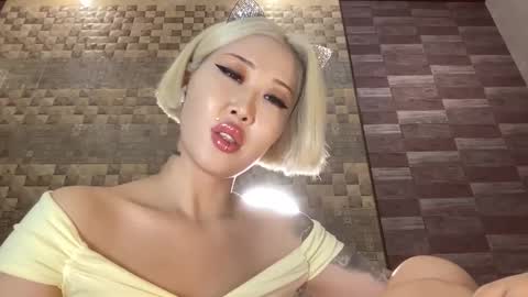 Akemi online show from 02.24.25