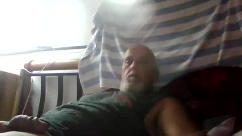 Snapshot of aken4it chatting on 12.20.24 aken4it online show from 12.20.24