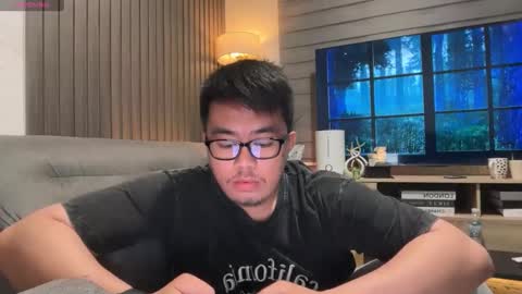 Snapshot of akihiro_morningstar chatting on 04.26.26 Dave online show from 04.26.26