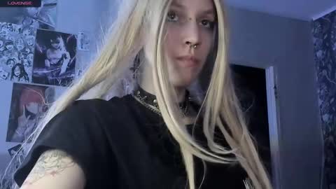 Snapshot of akira_ivyy chatting on 09.13.25 Akira online show from 09.13.25