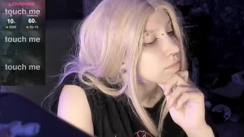 Snapshot of akira_ivyy chatting on 09.25.25 Akira online show from 09.25.25