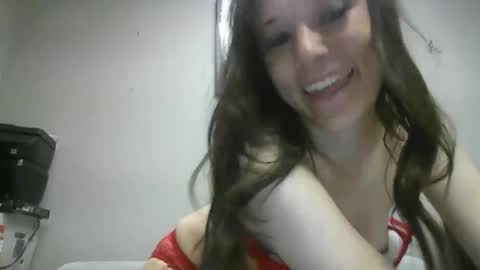 Snapshot of akizzy021 chatting on 05.18.26 akizzy021 online show from 05.18.26