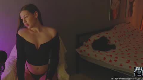 Snapshot of al1cegreen__ chatting on 01.07.26 Alice online show from 01.07.26