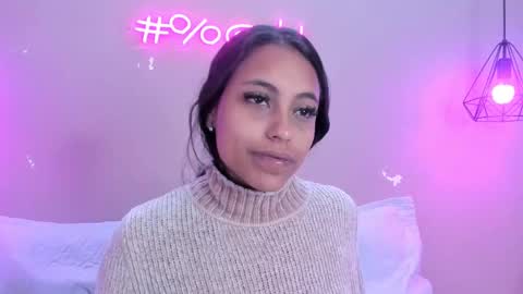 Snapshot of alahia_betancur chatting on 03.07.25 Alahia online show from 03.07.25