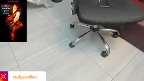 Snapshot of alahia_dangelo_ chatting on 04.19.26 ALAHIA online show from 04.19.26