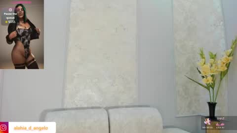 Snapshot of alahia_dangelo_ chatting on 05.15.26 ALAHIA online show from 05.15.26