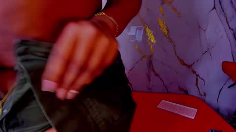 Snapshot of alahia_rivera chatting on 01.17.26 alahia rivera online show from 01.17.26