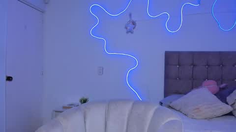 Snapshot of alaia_alegria chatting on 05.26.26 Alaia Alegria online show from 05.26.26