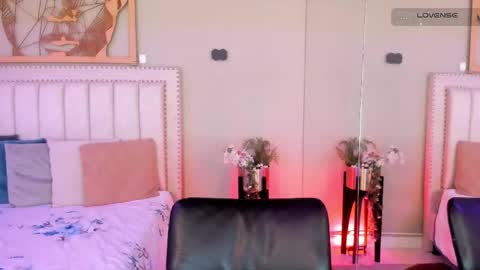Snapshot of alaiasmile_ chatting on 05.26.26 online show from 05.26.26