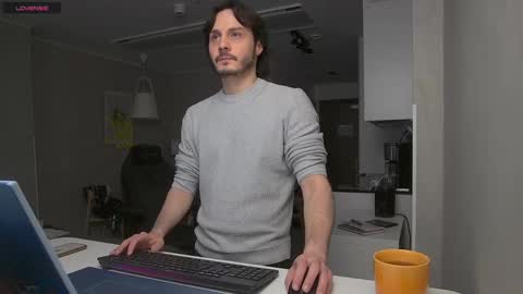 Maxi  online show from 02.20.25