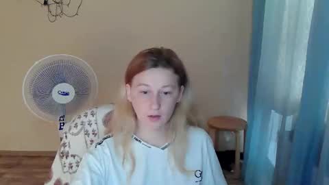 Snapshot of alalaska_ana chatting on 06.10.26 Anna online show from 06.10.26
