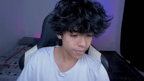 Snapshot of alan18n chatting on 12.02.25 alan18n online show from 12.02.25