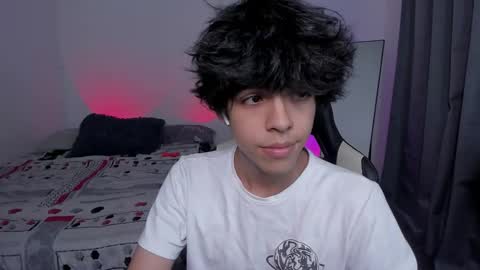 Snapshot of alan18n chatting on 01.06.26 alan18n online show from 01.06.26