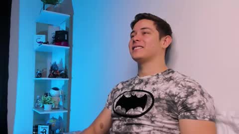 Snapshot of alan_hadid1 chatting on 11.11.25 Alan Hadid online show from 11.11.25