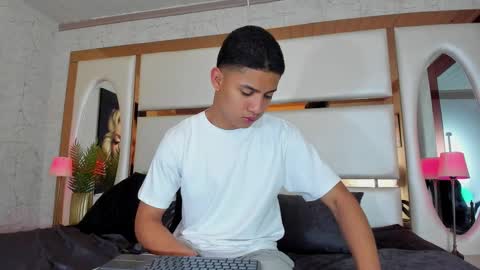 Snapshot of alan_santhos chatting on 03.05.25 ---Alan--- online show from 03.05.25