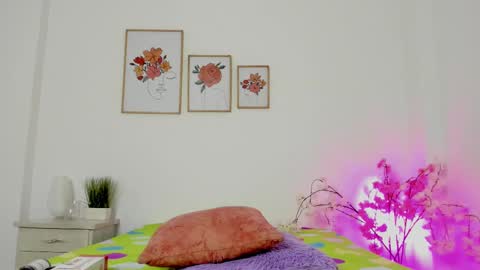 alana  online show from 10.07.25