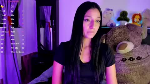 Snapshot of alana_77 chatting on 11.21.25 Alana online show from 11.21.25