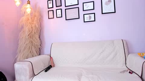 Snapshot of alana__rossetti chatting on 02.19.25 Alana online show from 02.19.25