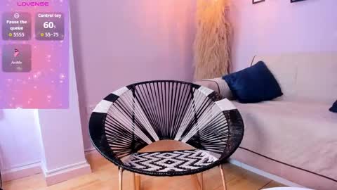 Snapshot of alana__rossetti chatting on 09.11.25 Alana online show from 09.11.25