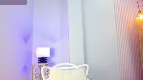 Snapshot of alana__rossetti chatting on 04.28.26 Alana online show from 04.28.26