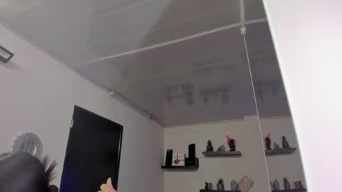 Maeve  online show from 01.12.25