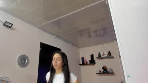 Maeve  online show from 02.25.25