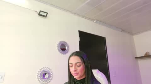 Maeve  online show from 12.22.25