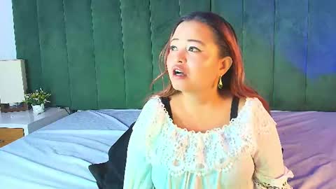 Snapshot of alana_petite chatting on 07.17.26 ALANA PETITE online show from 07.17.26