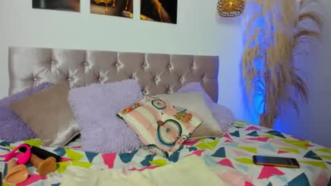 Snapshot of alana_vega69 chatting on 06.10.26 alana_vega69 online show from 06.10.26