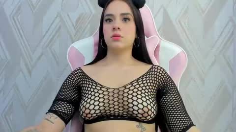 Snapshot of alanaflores chatting on 01.28.25 Alana Flores online show from 01.28.25