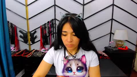 Snapshot of alanaluke chatting on 01.03.25 Alana online show from 01.03.25