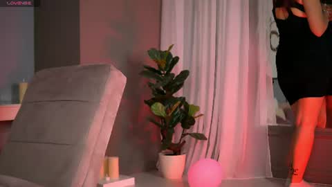 AlanaReign online show from 06.19.26