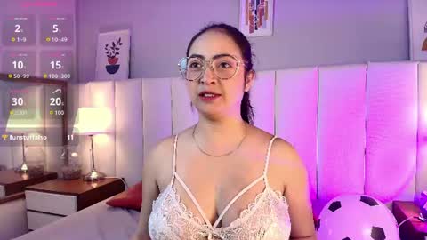 Snapshot of alanawestt chatting on 06.18.26 alanawestt online show from 06.18.26