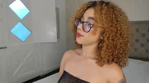 Snapshot of alanaxbrown chatting on 02.20.26 Tell me Alana online show from 02.20.26