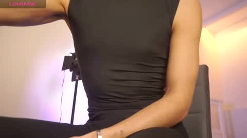 idenavarre online show from 12.18.24