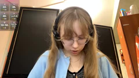 Snapshot of alanehadaller chatting on 09.08.25 Stella online show from 09.08.25