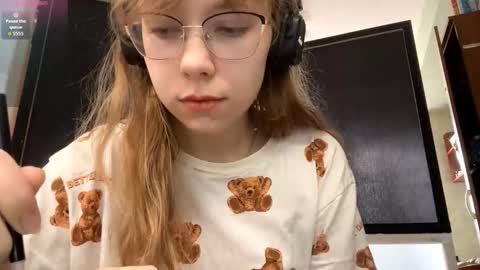 Snapshot of alanehadaller chatting on 09.21.25 Stella online show from 09.21.25